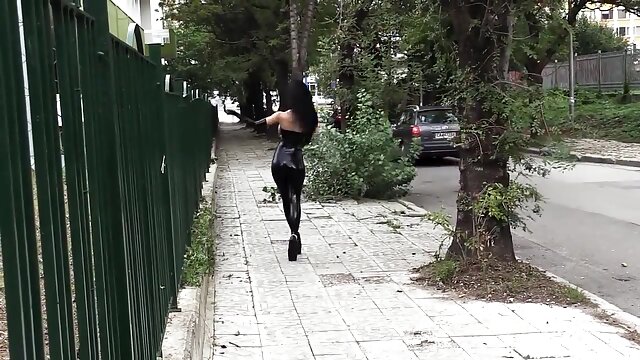 أفضل الإباحية :  سارة جيسي) تضاجع من قبل سكس اجنبي كامل (فانيسا كيج) اللطيفة الفيديو الاباحية 